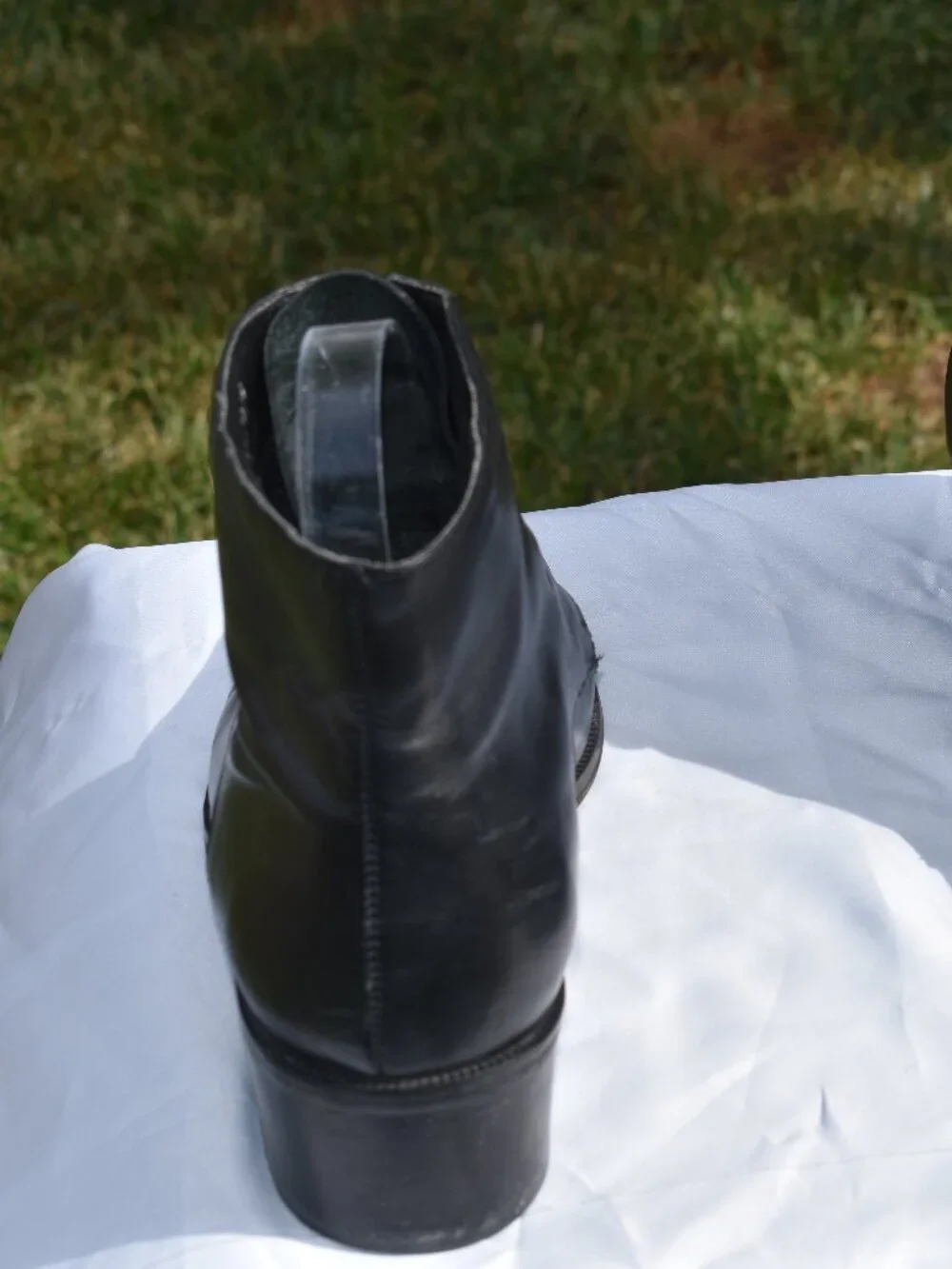 Ankle-length Black Zipper Front Boots